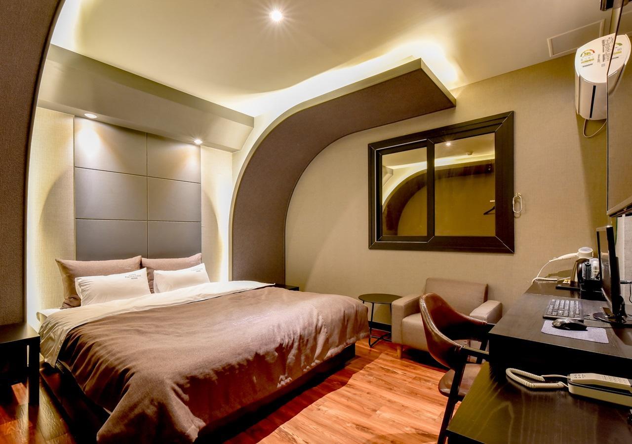 צ'אנגוון French Code Hotel מראה חיצוני תמונה